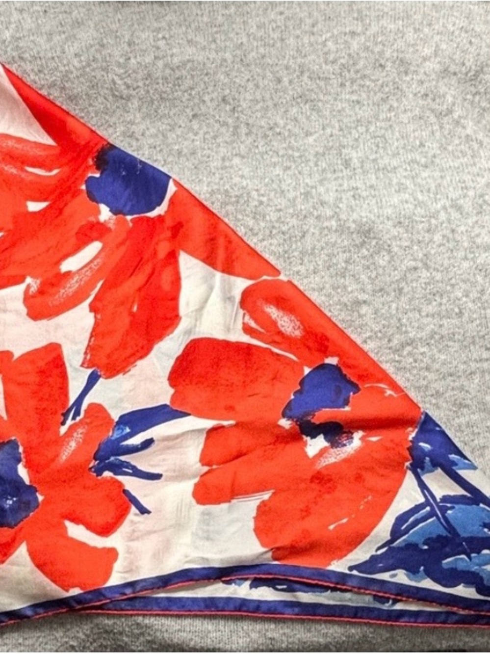 VERA NEUMANN - 1960s VINTAGE Hand Rolled Silk Floral Red Poppy Scarf made in USA - Picture 13 of 16